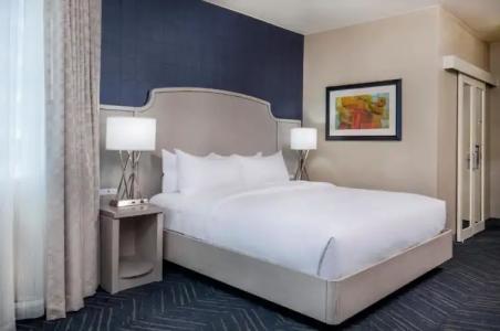 DoubleTree by Hilton Nashville Downtown - 45