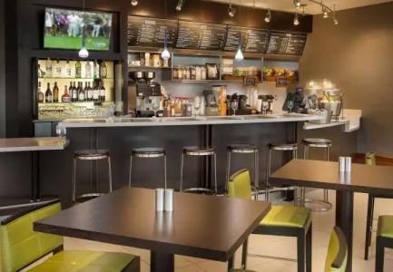 Courtyard by Marriott Oceanside Fort Lauderdale Beach - 37