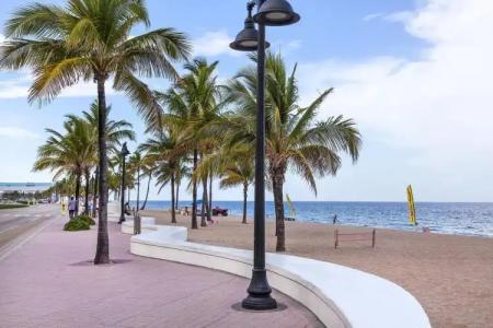 Royal Beach Palace - 17