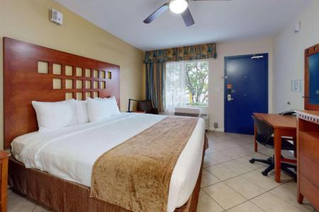 Rodeway Inn & Suites Fort Lauderdale Airport & Cruise Port - 37