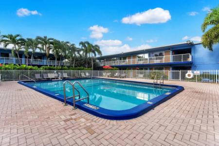 Rodeway Inn & Suites Fort Lauderdale Airport & Cruise Port - 43