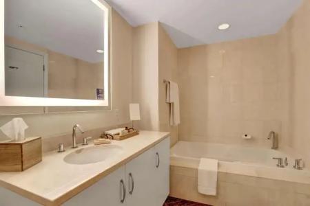 Beach House Fort Lauderdale, a Hilton Resort - 9