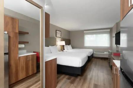 La Quinta Inn & Suites by Wyndham Ft Lauderdale Cypress Cr - 15