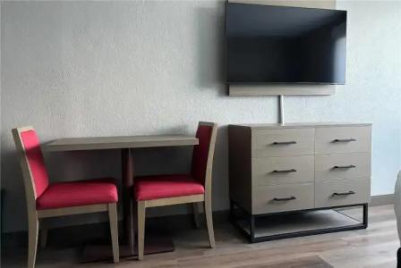 La Quinta Inn & Suites by Wyndham Ft Lauderdale Cypress Cr - 2