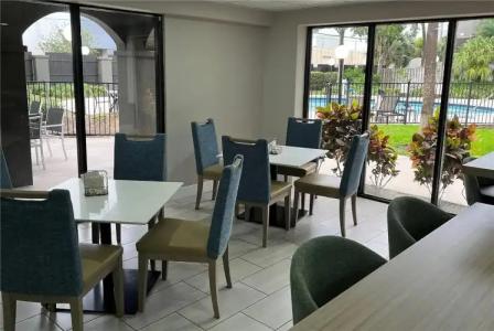 La Quinta Inn & Suites by Wyndham Ft Lauderdale Cypress Cr - 7