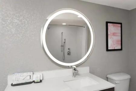 La Quinta Inn & Suites by Wyndham Ft Lauderdale Cypress Cr - 12