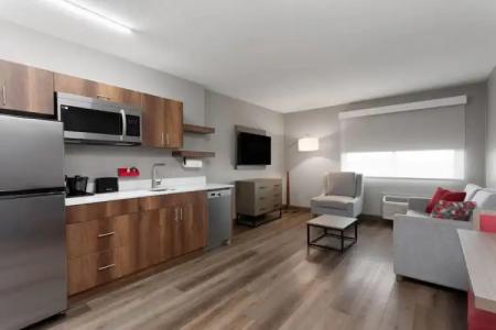 La Quinta Inn & Suites by Wyndham Ft Lauderdale Cypress Cr - 20