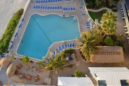 Ocean Manor Beach Resort - 17