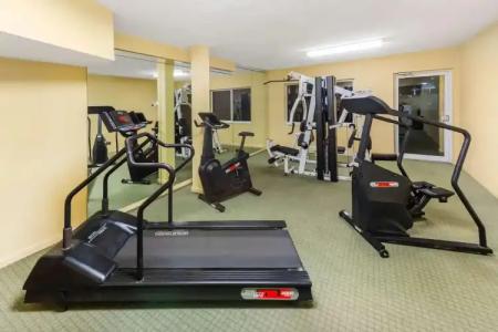 La Quinta by Wyndham Fort Lauderdale Pompano Beach - 14
