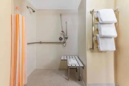 La Quinta Inn by Wyndham Ft. Lauderdale Northeast - 34