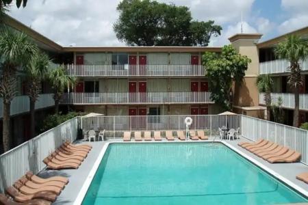 Red Carpet Inn Airport Fort Lauderdale - 12