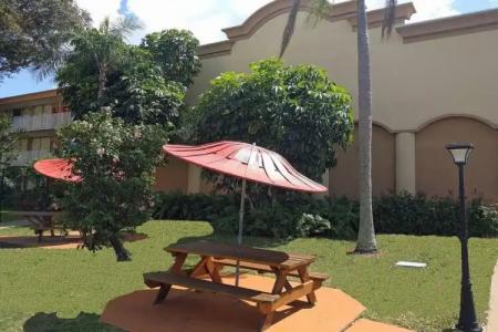 Red Carpet Inn Airport Fort Lauderdale - 14