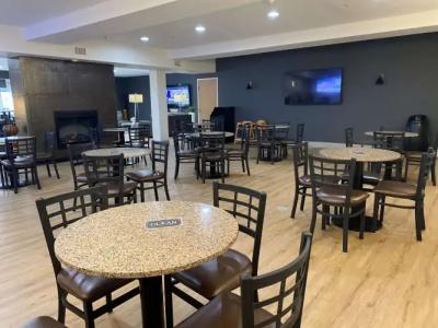 Best Western PLUS Peppertree Airport Inn - 27