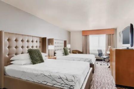 Best Western PLUS Peppertree Airport Inn - 50