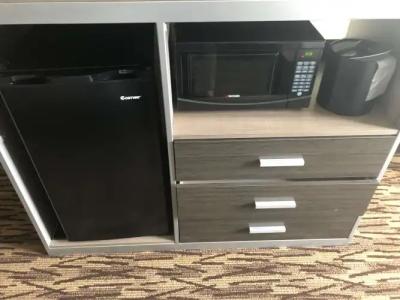 Best Western PLUS Peppertree Airport Inn - 3