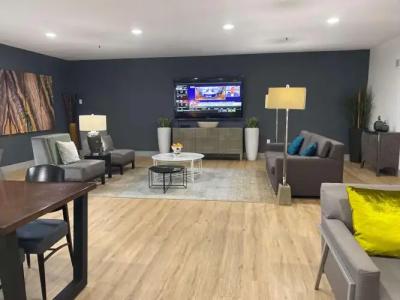 Best Western PLUS Peppertree Airport Inn - 5