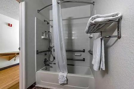 Motel 6 Charlotte, NC - University - 21