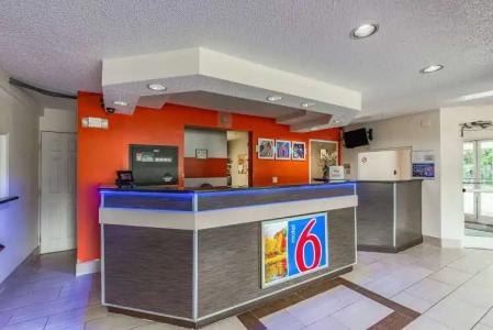 Motel 6 Charlotte, NC - University - 1