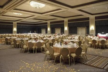 Signia by Hilton - 11