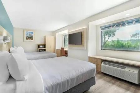 Microtel Inn & Suites by Wyndham - 36