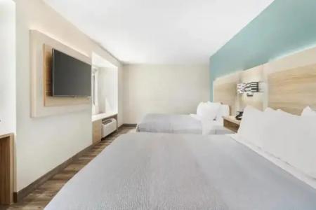 Microtel Inn & Suites by Wyndham - 37