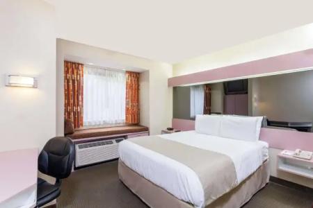Microtel Inn by Wyndham Knoxville - 16