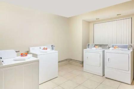 Microtel Inn by Wyndham Knoxville - 2