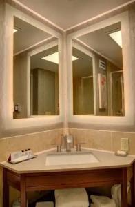 Crowne Plaza Knoxville, an IHG - 49