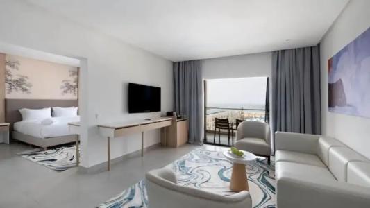 Palais Des Roses Hôtel & Thalasso - 92