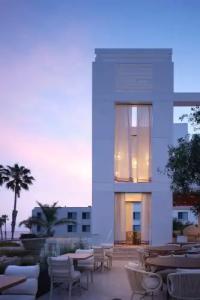 Sandbourne Santa Monica, Autograph Collection - 19