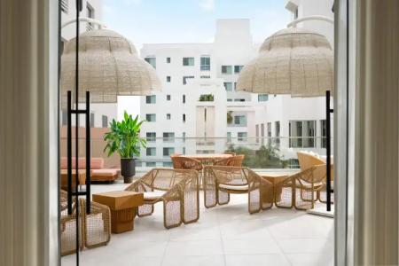 Sandbourne Santa Monica, Autograph Collection - 17