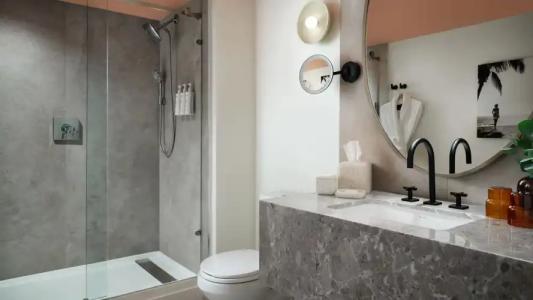 Sandbourne Santa Monica, Autograph Collection - 7