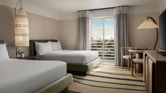 Sandbourne Santa Monica, Autograph Collection - 3