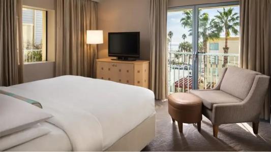 Sandbourne Santa Monica, Autograph Collection - 30