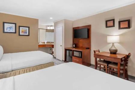 Comfort Inn Santa Monica - West Los Angeles - 35