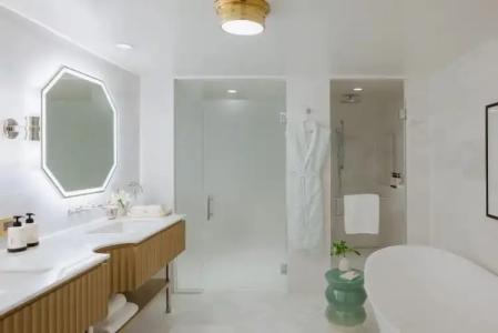 Regent Santa Monica Beach - 101