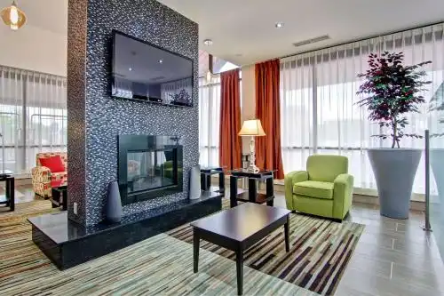 Best Western Plus Toronto North York & Suites - 4