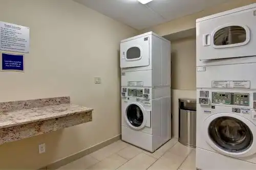 Best Western Plus Toronto North York & Suites - 25