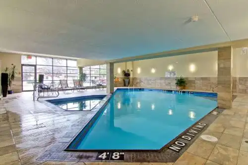 Best Western Plus Toronto North York & Suites - 2