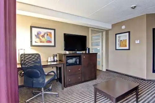 Best Western Plus Toronto North York & Suites - 15