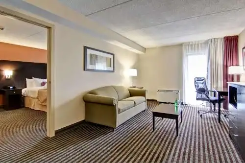Best Western Plus Toronto North York & Suites - 18
