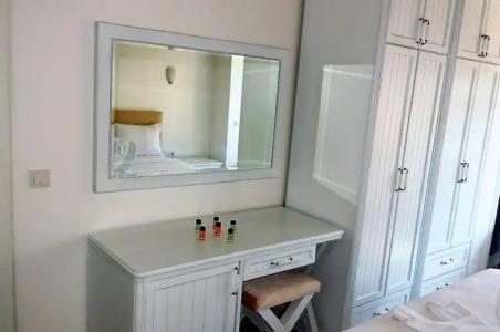 Alacati Eldoris Butik - 212