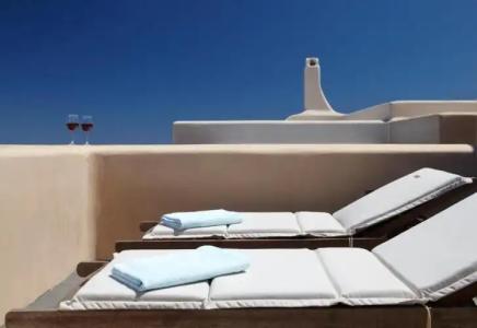 Voreina Gallery Suites - 15