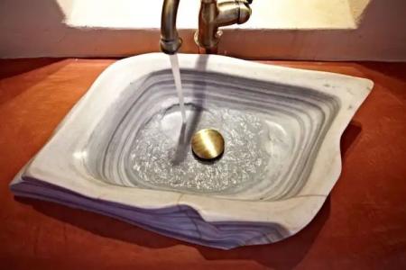 Voreina Gallery Suites - 8