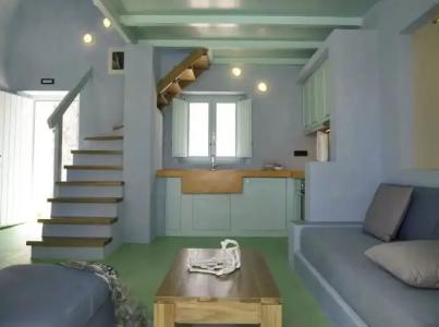 Voreina Gallery Suites - 4