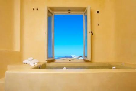 Voreina Gallery Suites - 45