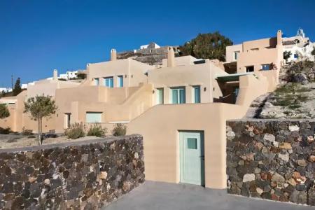 Voreina Gallery Suites - 20