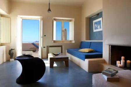 Voreina Gallery Suites - 83