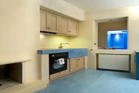 Voreina Gallery Suites - 39