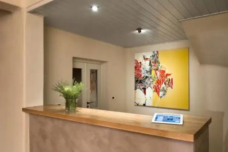 Voreina Gallery Suites - 1